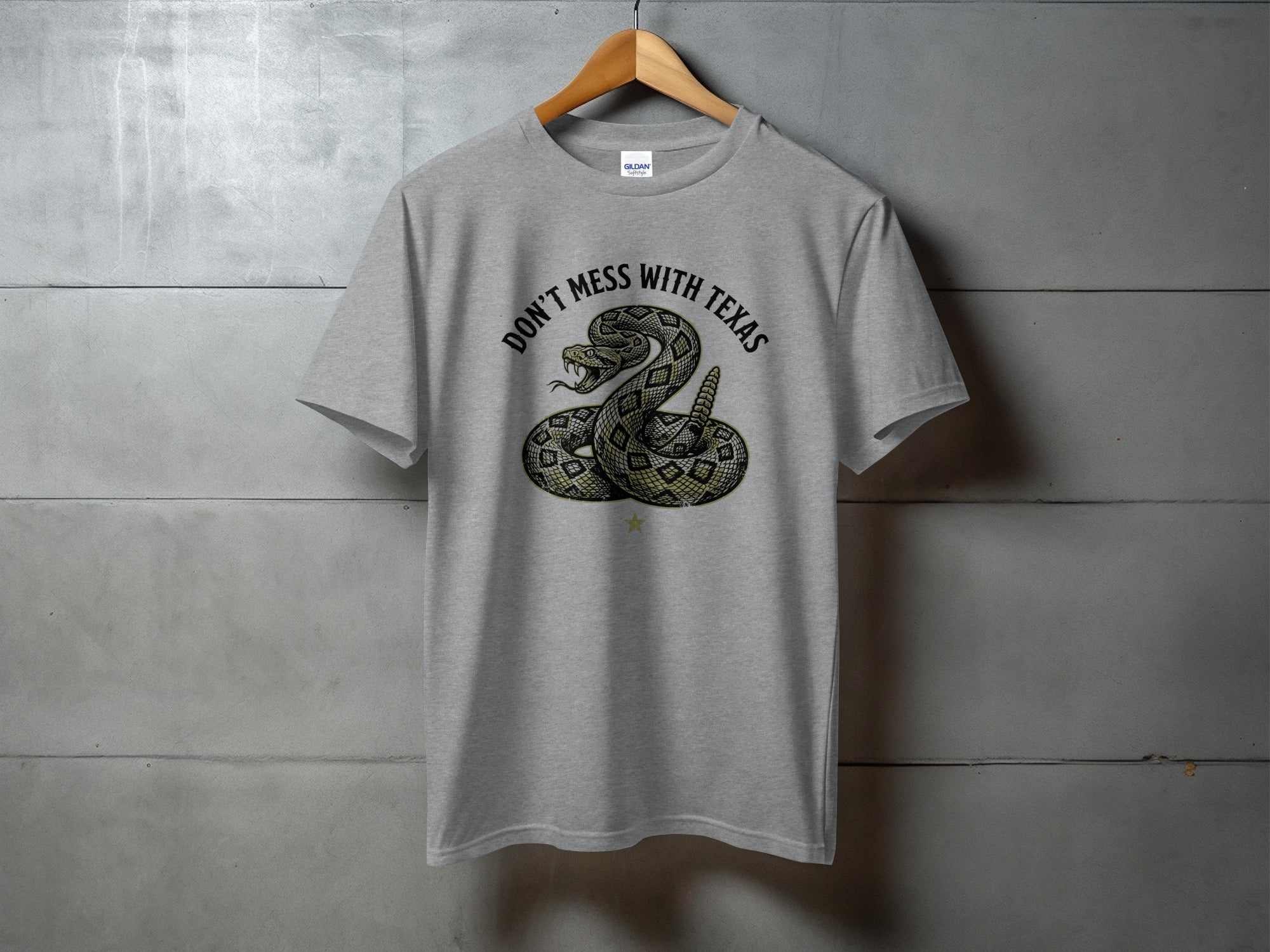 Grey t-shirt with rattlesnake and text "Don't Mess With Texas".